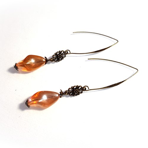 Boucle d'oreille pendante fleur, perles en verre orange avec reflets, crochet en métal bronze