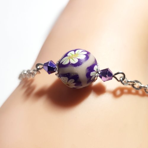 1 bracelet chaîne feuille, perle en verre et fimo, violet, blanc, chaîne d’extension, goutte, fermoir en métal argenté clair