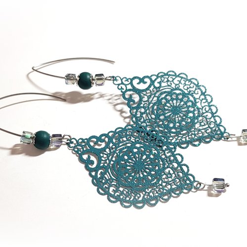 Boucle d'oreille pendante losange émaillé bleu turquoise, perles en verre , crochet en métal acier  inoxydable argenté