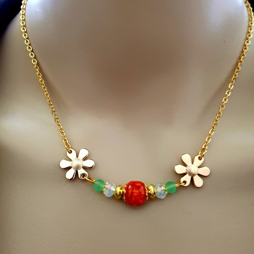 1 collier fleur, perles en verre orange corail, vert, blanc givré, coupelles, fermoir, chaîne, métal acier inoxydable doré