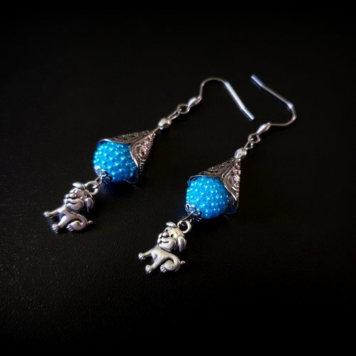 Boucle d'oreille pendante animaux chien, perles en acrylique bleu, coupelles, crochet en métal acier inoxydable argenté