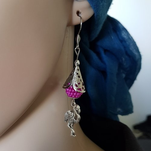 Boucle d'oreille pendante oiseaux flamant rose, perles en acrylique fuchsia, coupelles, crochet en métal acier inoxydable argenté