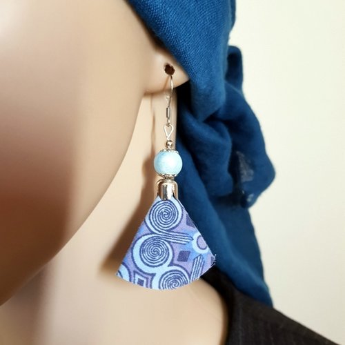 Boucle d'oreille pompons en tissu différents bleu,violet, rouge, perles en verre, crochet en métal acier inoxydable argenté