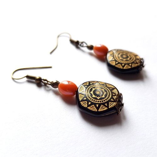 Boucle d'oreille perles en verre orange et acrylique noir, doré, crochet en métal bronze