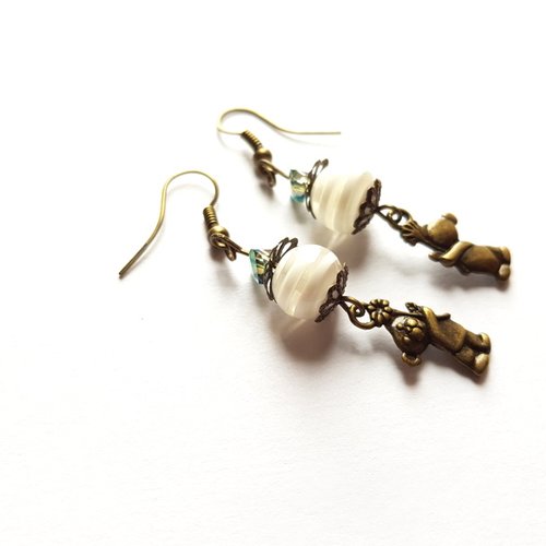 Boucle d'oreille perles fleur carré, perles en acrylique blanche, transparentes  crochet en métal bronze