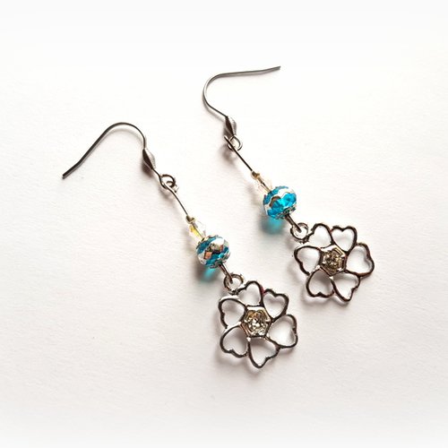 Boucle d'oreille fleur avec strass, perles en verre bleu, argenté, crochet en métal acier inoxydable argenté