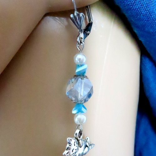 Boucle d'oreille chat, perles en verre bleu, transparent, blanc, crochet en métal acier inoxydable argenté