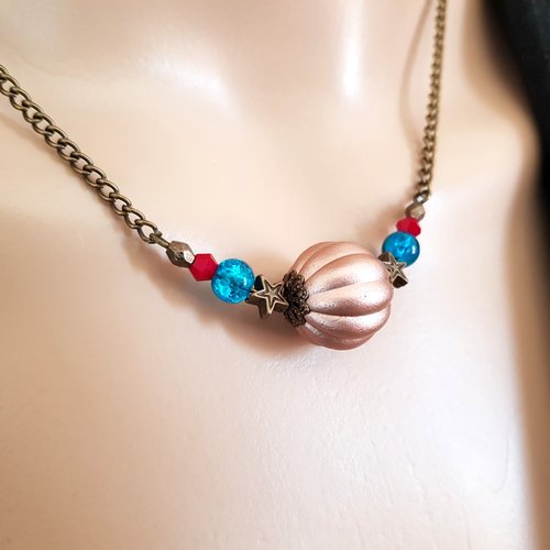 Collier perles en acrylique et en verre rouge, bleu, coupelles, fermoir, chaîne, métal bronze