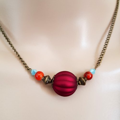 Collier perles en acrylique et en verre, rouge bordeaux foncé, bleu, orange foncé, coupelles, fermoir, chaîne, métal bronze