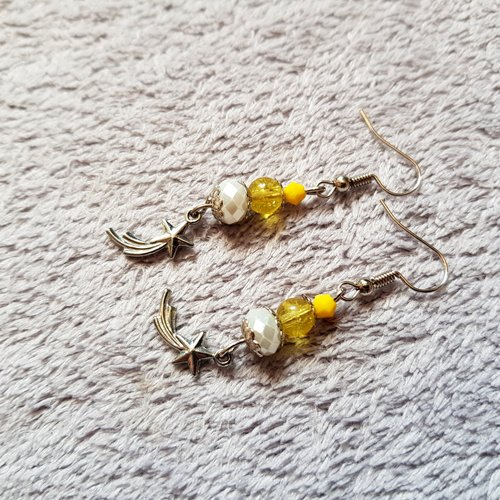 Boucle d'oreille étoile filante, perles en verre, blanc, jaune, crochet en métal acier inoxydable argenté