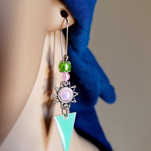Boucle d'oreille connecteurs fleur, triangle vert d'eau émaillé, perles, crochet en métal acier inoxydable argenté