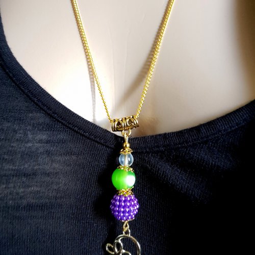 Collier sautoir pendentif cœur, fleur, perles en acrylique vert, violet et verre transparent, chaîne, métal doré