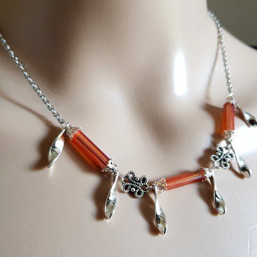 Collier connecteurs, perles fleur en verre orange transparentes, coupelles, fermoir, chaîne, métal acier inoxydable argenté