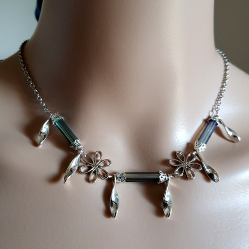 Collier connecteurs fleur, perles en verre bleu vert, transparentes, coupelles, fermoir, chaîne, métal acier inoxydable argenté