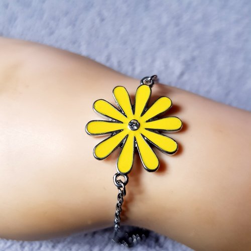 Bracelet fleur émaillé jaune avec strass, chaîne d’extension, goutte, fermoir mousqueton en métal inoxydable