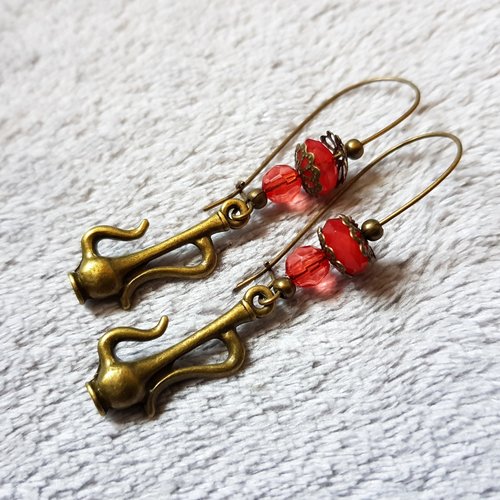 Boucle d'oreille perles en acrylique, rouge, crochet en métal bronze