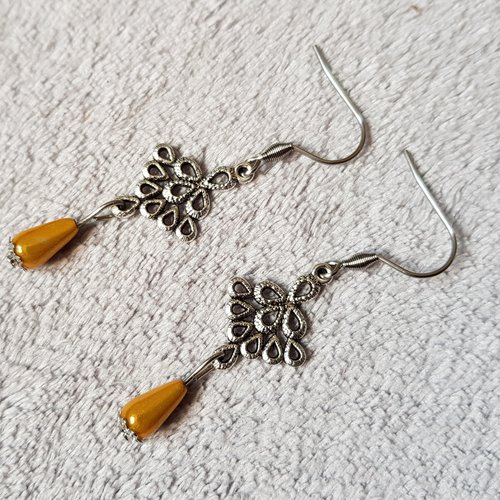 Boucle d'oreille connecteurs fleurs, perles en acrylique jaune, crochet en métal acier inoxydable argenté