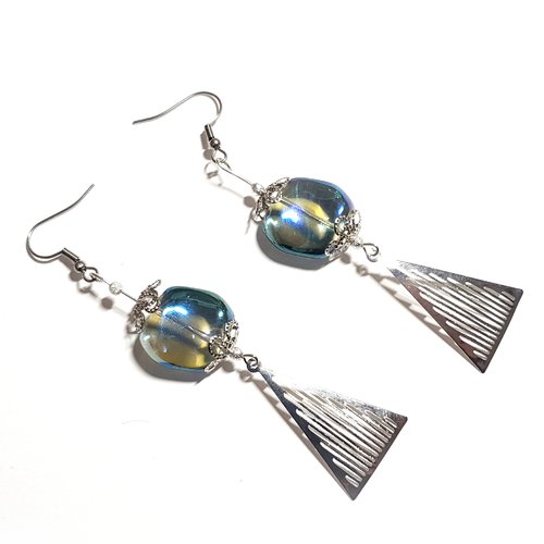 Boucle d'oreille triangle, perles en verre transparente avec reflets bleuté, vert, crochet en métal acier inoxydable argenté