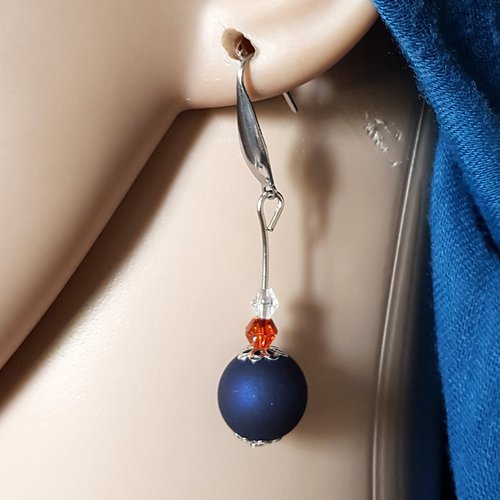 Boucle d'oreille perles en acrylique  bleu foncé et verre orange foncé  et transparent, crochet métal acier inoxydable argenté