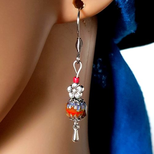 Boucle d'oreille perles en verre rouge bordeaux argenté, fleurs, coupelles, crochet en métal acier inoxydable argenté