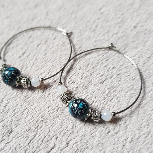 Boucle d'oreille créole, perles en verre noir, bleu, blanc, métal acier inoxydable argenté