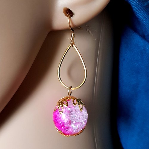 Boucle d'oreille, goutte, perles en acrylique rose et transparent, crochet en métal acier inoxydable doré