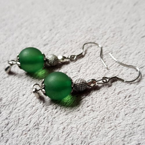 Boucle d'oreille pendante, perles en verre vert givré, crochet en métal acier inoxydable argenté