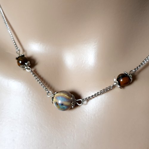 Collier perles en verre et terre cuite, marron, beige, fermoir, chaîne en métal acier inoxydable argenté