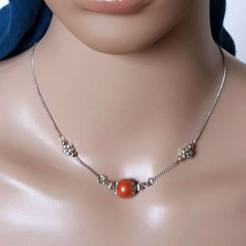 Collier perles en verre, orange, fleurs, fermoir, chaîne en métal acier inoxydable argenté