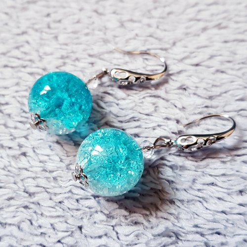 Boucle d'oreille perles en acrylique, bleu, transparent, crochet en métal argenté