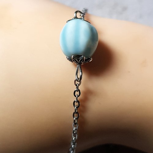 Bracelet chaîne perle en verre émaillé, bleu, fermoir mousqueton, chaîne d’extension, métal acier inoxydable argenté