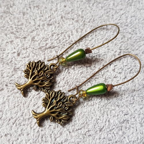 Boucle d'oreille arbre, perles en acrylique verte, métal bronze