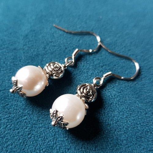 Boucle d'oreille perles en acrylique blanche brillante, fleurs, crochet en métal acier inoxydable argenté