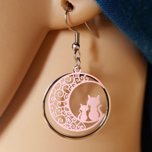 Boucle d'oreille, chat, lune émaillé rose, connecteur et crochet en métal acier inoxydable argenté