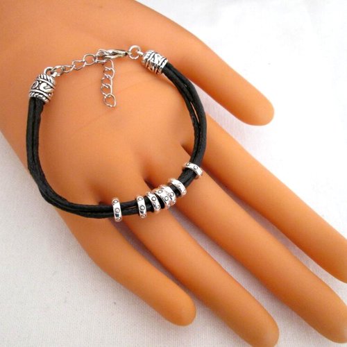 Bracelet en coton ciré noir, perles, fermoir, chaîne d’extension en métal argenté