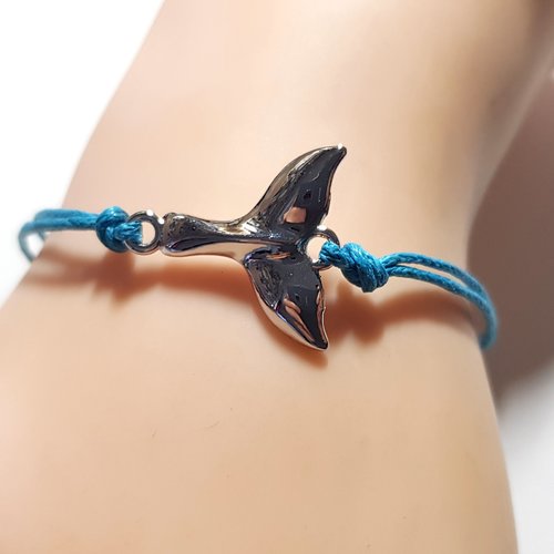 Bracelet en coton ciré bleu, connecteur queue de dauphin, fermoir, chaîne d’extension en métal argenté clair