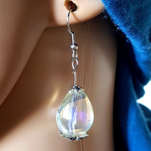 Boucle d'oreille, perles en verre transparente avec reflets, coupelles fleur, crochet en métal acier inoxydable argenté