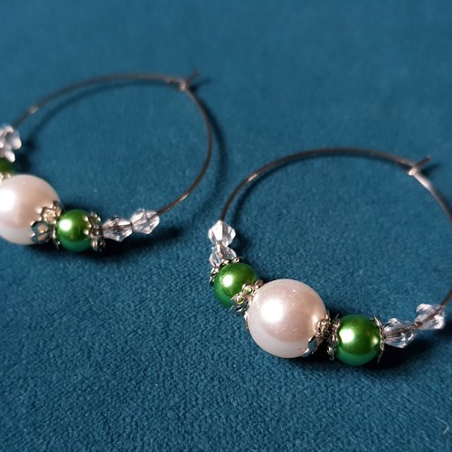 Boucle d'oreille créole, perles en acrylique vert, blanc, métal acier inoxydable argenté