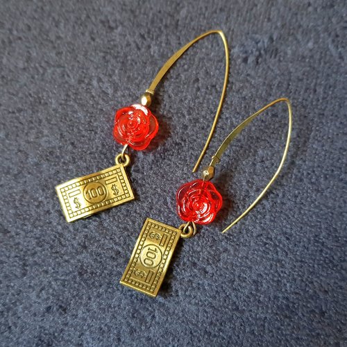 Boucle d'oreille billet, perles en acrylique fleurs rouge, crochet en métal bronze