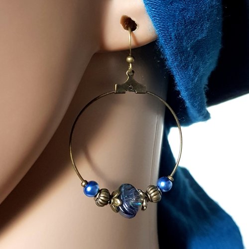 Boucle d'oreille créole, perles en verre bleu,  transparent, métal bronze