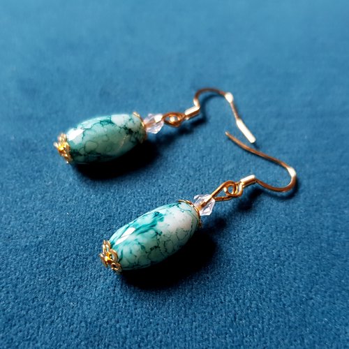 Boucle d'oreille perles en verre vert, bleu turquoise marbré, crochet en métal acier inoxydable doré