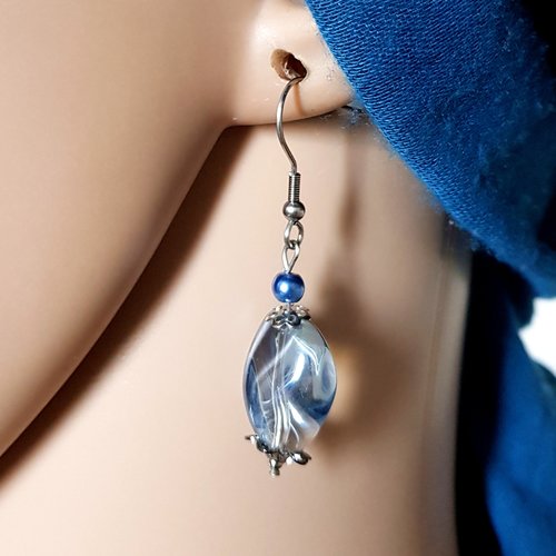 Boucle d'oreille perles transparente avec reflets bleuté, crochet en métal acier inoxydable argenté