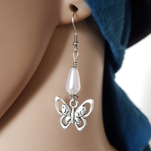 Boucle d'oreille papillon, perles blanche goutte en acrylique, coupelles, crochet en métal acier inoxydable argenté