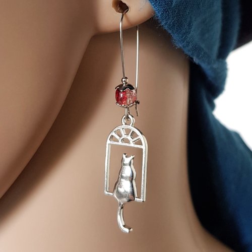 Boucle d'oreille chat, perles rouge, transparente, coupelles, crochet en métal acier inoxydable argenté