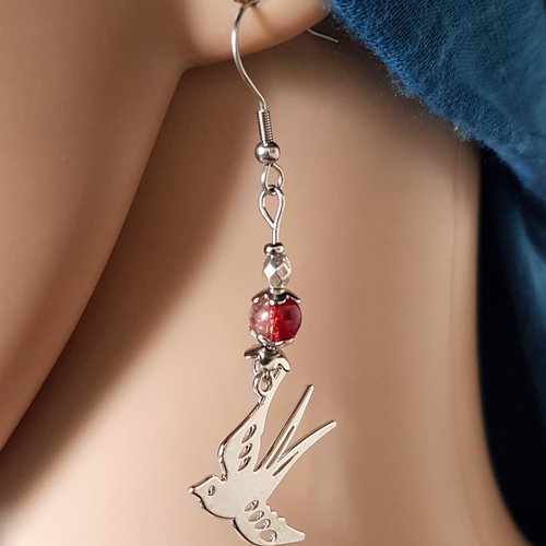 Boucle d'oreille oiseaux, perles en verre, rouge, transparente, crochet en métal acier inoxydable argenté