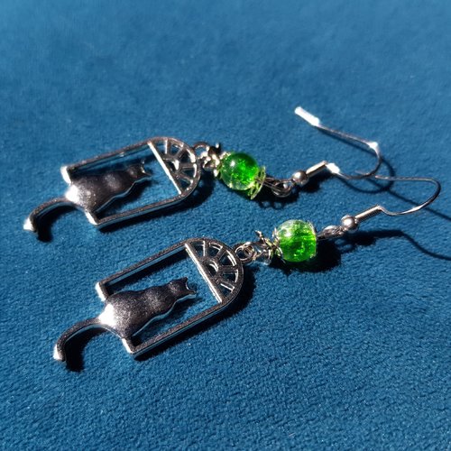 Boucle d'oreille chat, perles vert, transparente, coupelles, crochet en métal acier inoxydable argenté