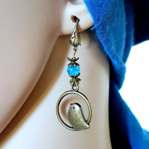 Boucle d'oreille oiseaux, perles en verre bleu transparent, coupelles, crochets en métal bronze