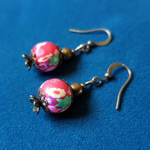 Boucle d'oreille perles en acrylique fleur, rouge,, jaune, vert, rose, violet, crochets en métal bronze