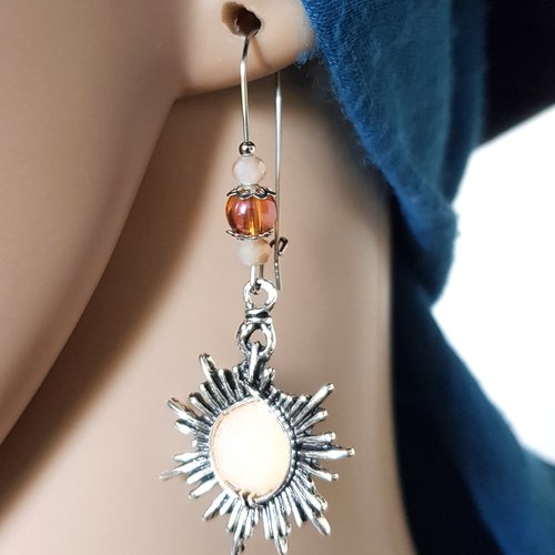 Boucle d'oreille soleil avec cabochon, perles en verre orange avec reflets, crochet en métal acier inoxydable argenté