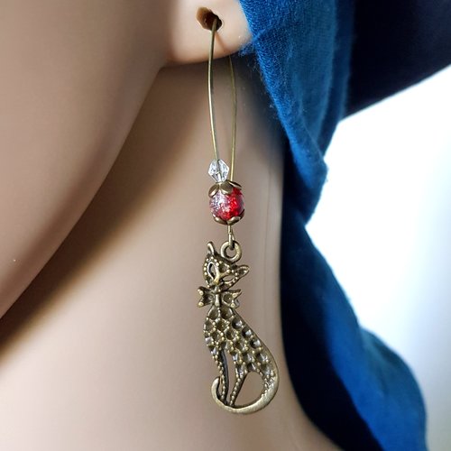 Boucle d'oreille chat, perles en verre rouge, transparente, coupelles, crochets en métal bronze